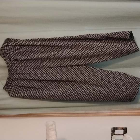 Women's Easy Care Elastic Waist Black And Tan Print Pants EUC. SMALL - Picture 3 of 6
